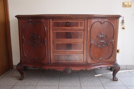 Bufet mały neobarokowy z 1920 roku, mahoń piramidalny 